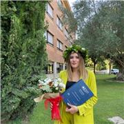 Laureata in Economia e Gestione aziendale-Management offre lezioni di lingua inglese